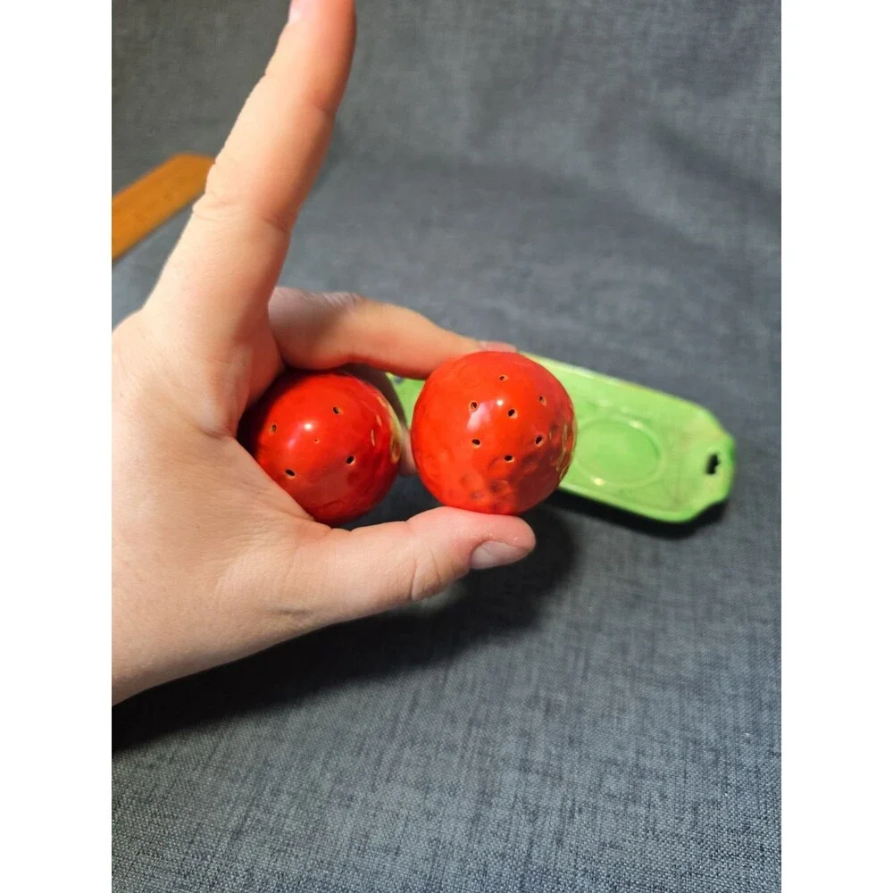Vintage Ceramic Strawberry Salt & Pepper Shaker Made In Japan Cottagecore Cute